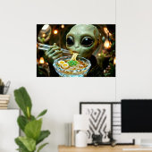 Grappige Alien die Ramen Noedels eet Poster (Thuiskantoor)