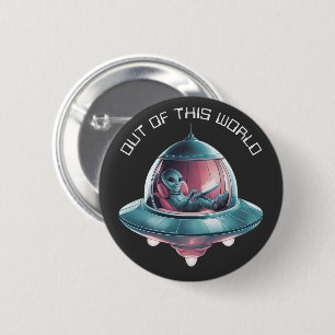 Grappige alien in UFO Ronde Button 5,7 Cm