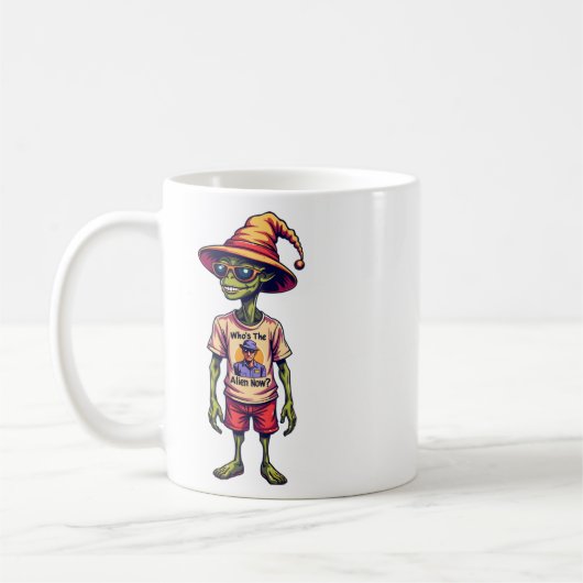 Grappige Alien Meme "Wie is de Alien nu?" Wit Koffiemok (Links)