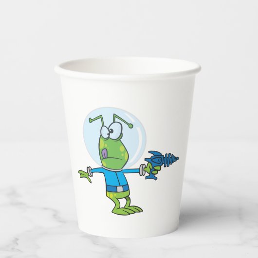 Grappige alien met Ray Pistool Sci-Fi Space Invade Papieren Bekers (Voorkant)