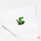 Grappige alligator in binnenband ronde sticker (Envelop)