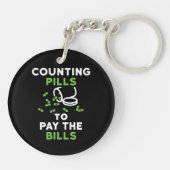Grappige apotheker tellen pillen om de rekeningen sleutelhanger (Achterkant)