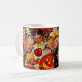 Grappige Apple Bobbing Sweet Tooth Halloween Mok (Voorkant links)