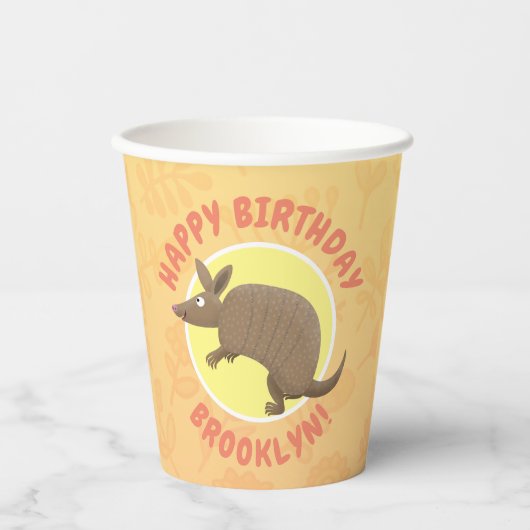 Grappige armadillo happy birthday cartoon papieren bekers (Voorkant)