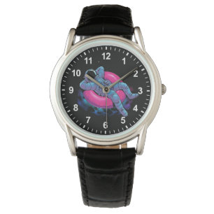 Grappige astronaut die op een donut rijdt  horloge