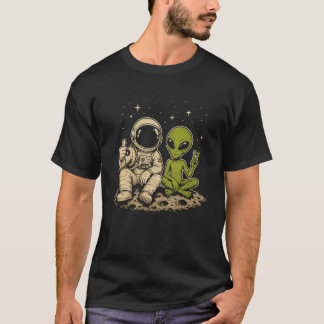 Grappige astronaut en vriendelijke buitenaardse ma t-shirt