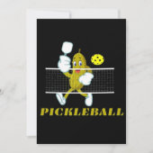 Grappige augurk die pickleball speelt save the date (Voorkant)
