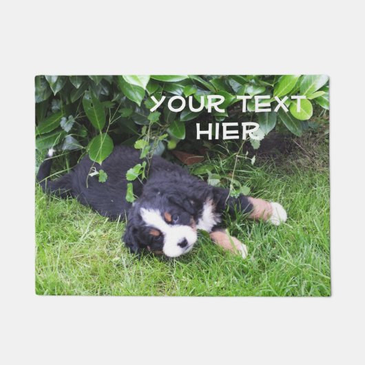 grappige baby hond en jouw tekst deurmat (Voorkant)
