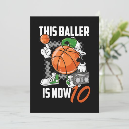 Grappige basketballspeler 10 jaar wordt 10 kaart (Staand voorkant)
