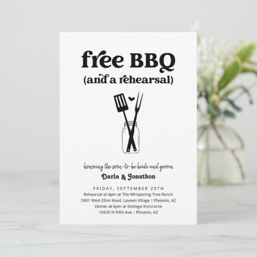 Grappige BBQ bruiloft repetitie diner uitnodiging (Staand voorkant)