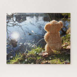 Grappige beer die ondeugend plast. legpuzzel