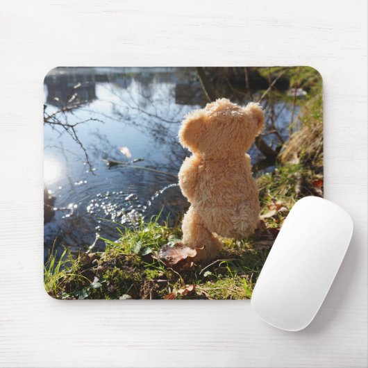 Grappige beer die ondeugend plast. muismat (Met muis)