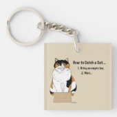 Grappige Beige Calico Kat Doos Humor Vangen Sleutelhanger (Voorkant)