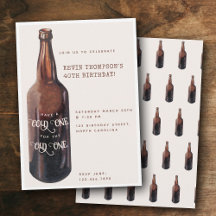 Grappige bierfles koude een oude op een verjaardag