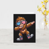 Grappige Big Foot Sasquatch 4 juli Kaart (Gele Bloem)