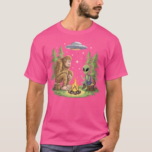 Grappige Bigfoot en Alien kampvuur UFO Sasquatch B T-shirt (Voorkant)