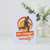 Grappige Bigfoot Hardloop Motivatie Briefkaart (Staand voorkant)