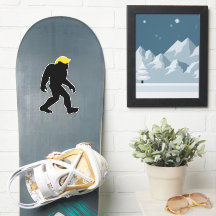 Grappige Bigfoot in Trump Yellow Hair 2024 Verkiez