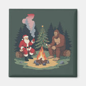 Grappige Bigfoot Kerstman Sasquatch Kamperen Magneet (Voorkant)