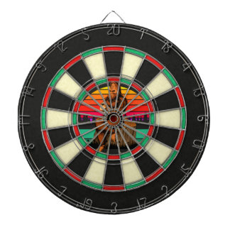 Grappige Bigfoot Koffie Pauze op een Boomstomp Dartbord