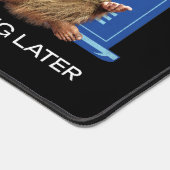 Grappige Bigfoot-programmeur die later codeert na Bureaumat (Hoek)