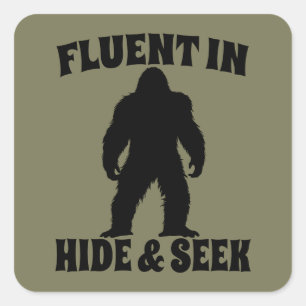Grappige Bigfoot - Vloeiend in Verstoppertje spele Vierkante Sticker