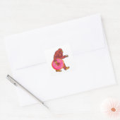 Grappige Bigfoot Walking met Grote Donut en Koffie Vierkante Sticker (Envelop)