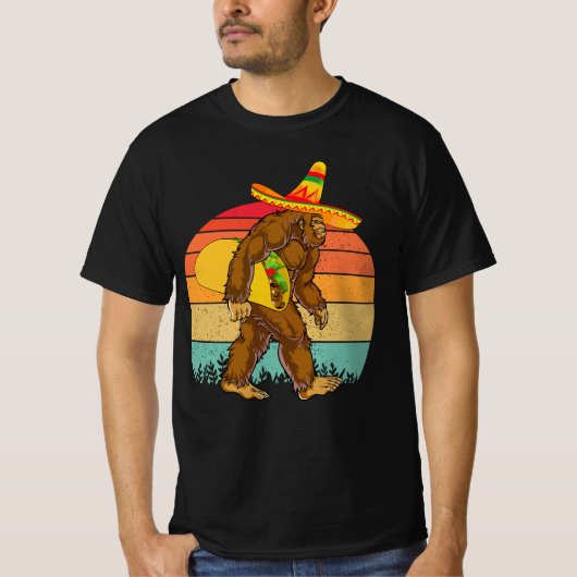 Grappige Bigfoot Wandelend met Grote Taco T-shirt (Voorkant)