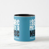 Grappige blauwe meisjesverpleegkundige typografie  mok (Midden)