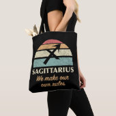 Grappige Boogschutter Zodiac regels Tote Bag (Dichtbij)