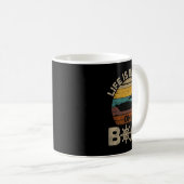 Grappige boot Retro geschenken Het leven is beter Koffiemok (Voorkant rechts)