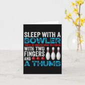Grappige bowling slaap met een bowler pun  sport kaart (Gele Bloem)