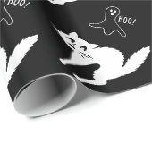 Grappige boze witte kat en spookachtige geest plez cadeaupapier (Rol Hoek)