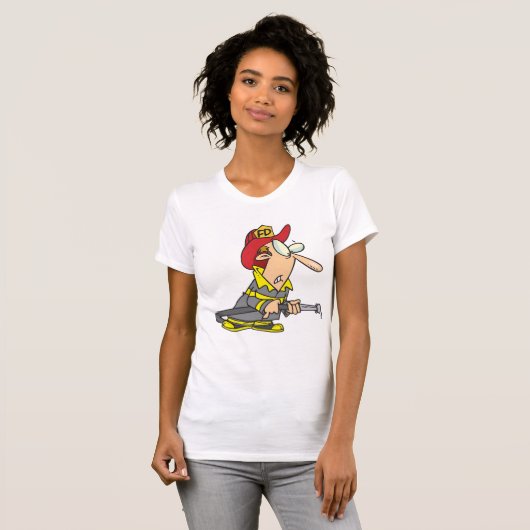 Grappige brandweerman met slang Emergency Responde T-shirt (Voorkant volledig)