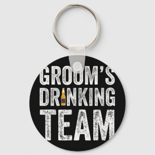 Grappige bruidegom drinkende team bruidsjonkers vr sleutelhanger