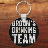 Grappige bruidegom drinkende team bruidsjonkers vr sleutelhanger (Voorkant)