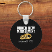 Grappige bruiloft Verloving Gift Bruid Bruidegom J Sleutelhanger (Voorkant)