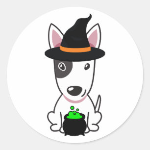 Grappige bull terrier hond is een heks ronde sticker