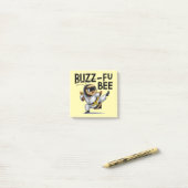 Grappige Buzz-Fu Bee Martial Arts Post-It Notes (Op bureau)
