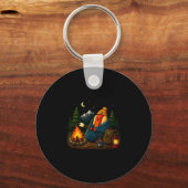 Grappige camping hotdog cartoon worstelende camper sleutelhanger (Voorkant)