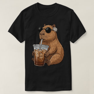 Grappige Capybara die IJskoude Koffie Drinkt Schat T-shirt