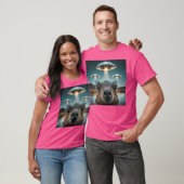 Grappige Capybara Selfie met UFO's Weird T-shirt (Unisex)