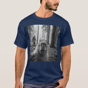 Grappige Capybara-slaapzak met Sasquatsch voor man T-shirt