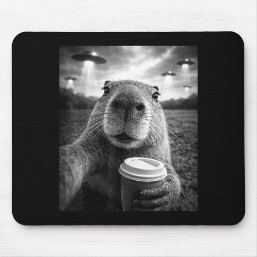 Grappige capybara ufo selfie alien meme muismat (Voorkant)