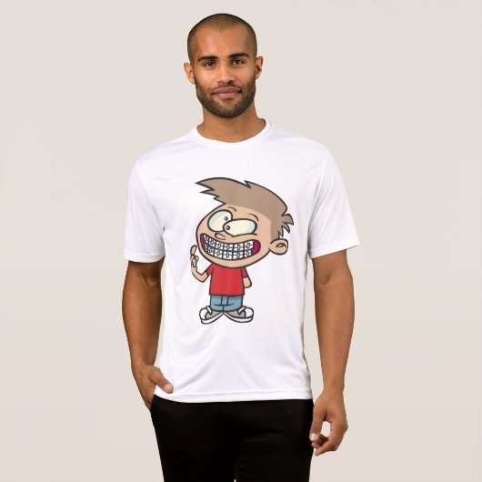 Grappige Cartoon Boy met Braces Smile T-shirt (Voorkant volledig)