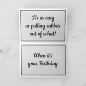 Grappige cartoon poes goocheltruc konijnenverjaard (Binnen)