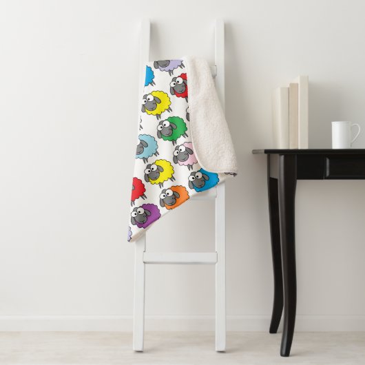 Grappige Cartoon Rainbow Sheep Sherpa Deken (In situ)