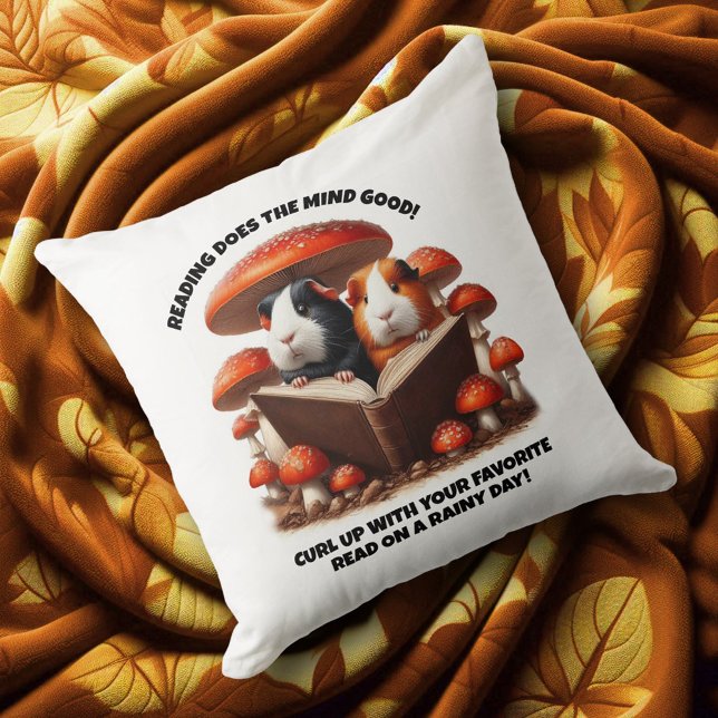 Grappige cavia's die onder rode paddenstoelen leze kussen (Guinea Pigs Reading a Book Under Red Mushrooms Throw Pillow Cover Photo)