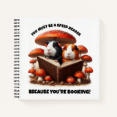 Grappige cavia's die onder rode paddenstoelen leze notitieboek (Voorkant)