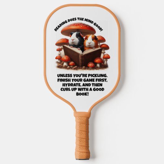Grappige cavia's die onder rode paddenstoelen leze pickleball paddle (Voorkant)